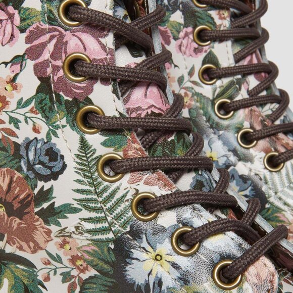 NWT Dr. Martens Leather Boots - Picture 7 of 9